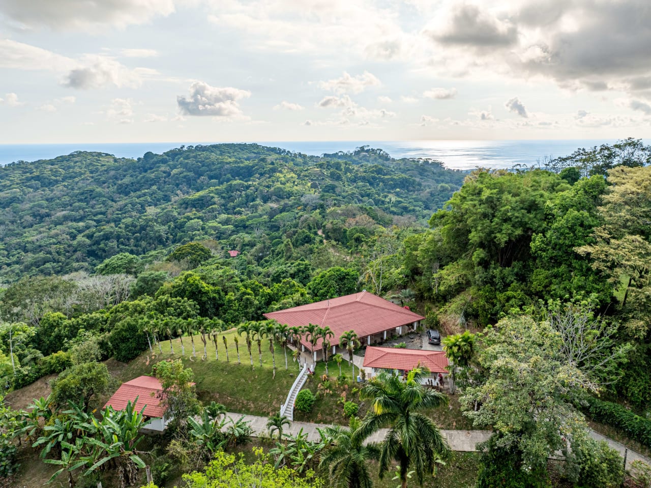 Casa De La Rosa, 3 Bedroom Ocean View Home in Lagunas!