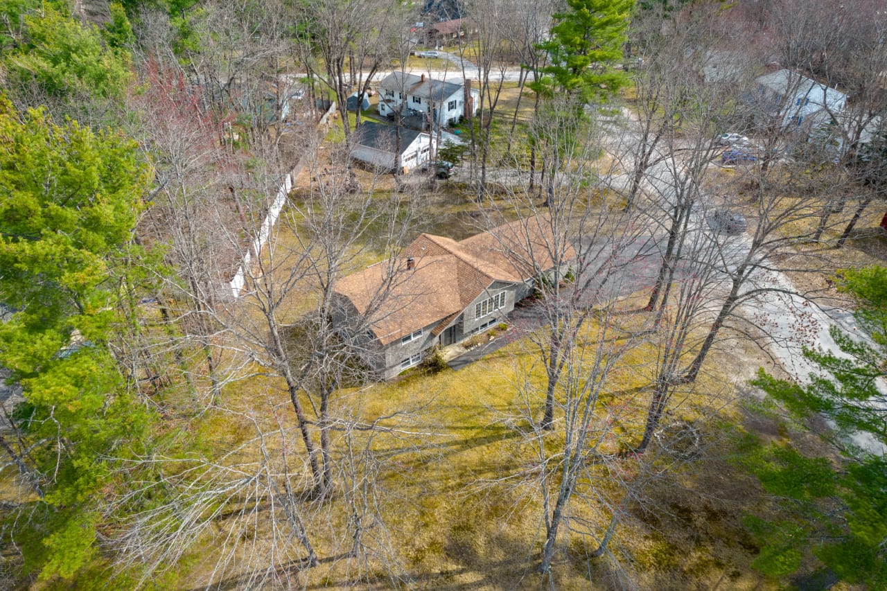 Home For Sale in Windham, Maine 25 Acorn Lane Tomazin Goff Realty