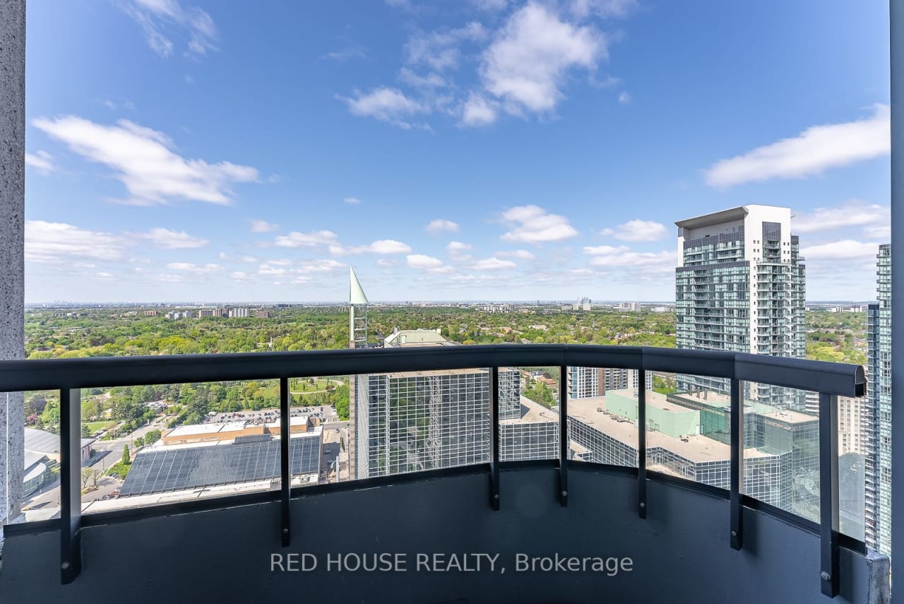 LUXURIOUS TOP FLOOR PENTHOUSE 