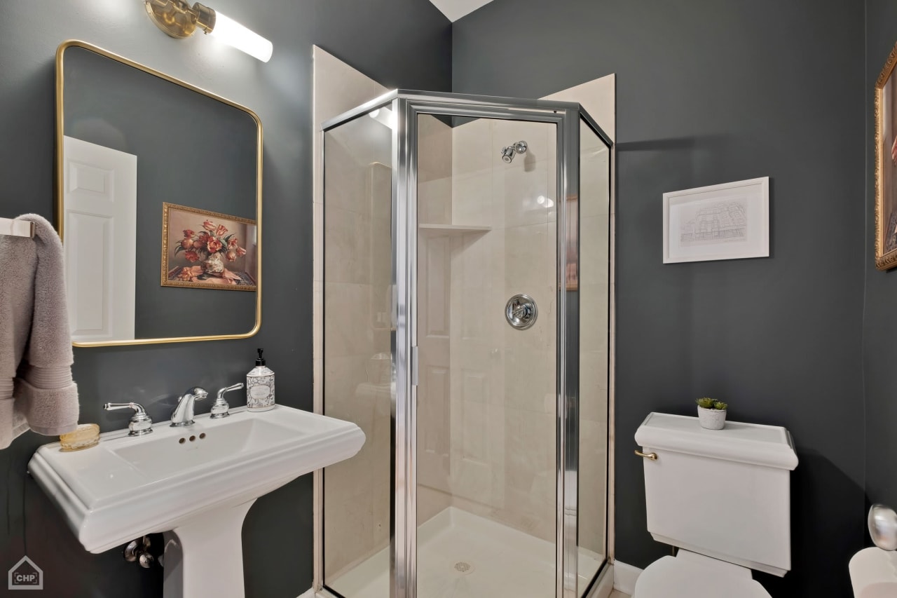 1109 West Cornelia Avenue Unit: 1W