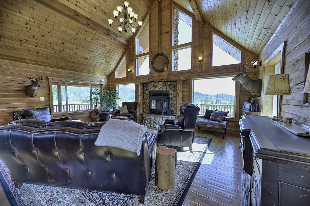 Windy Hills Lakefront Retreat