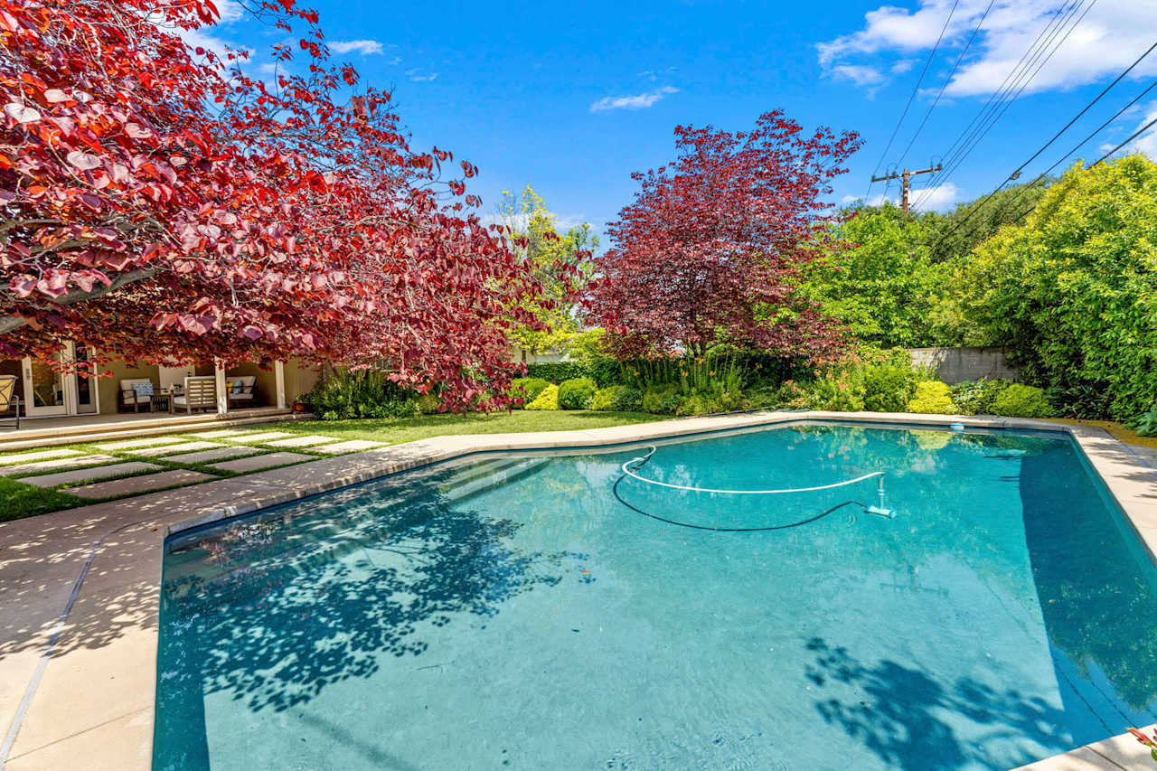 2382 Loma Vista Street