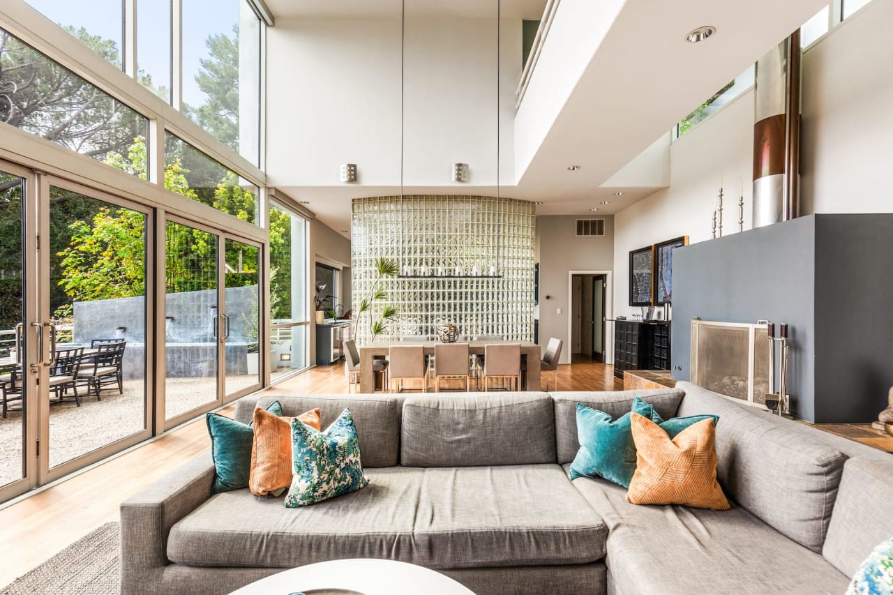 Commanding Architectural Upper Beachwood Canyon