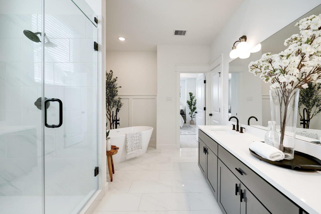 Montridge home bathroom 