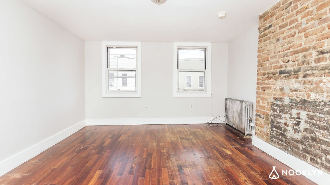 No fee Apartment (Bushwick)