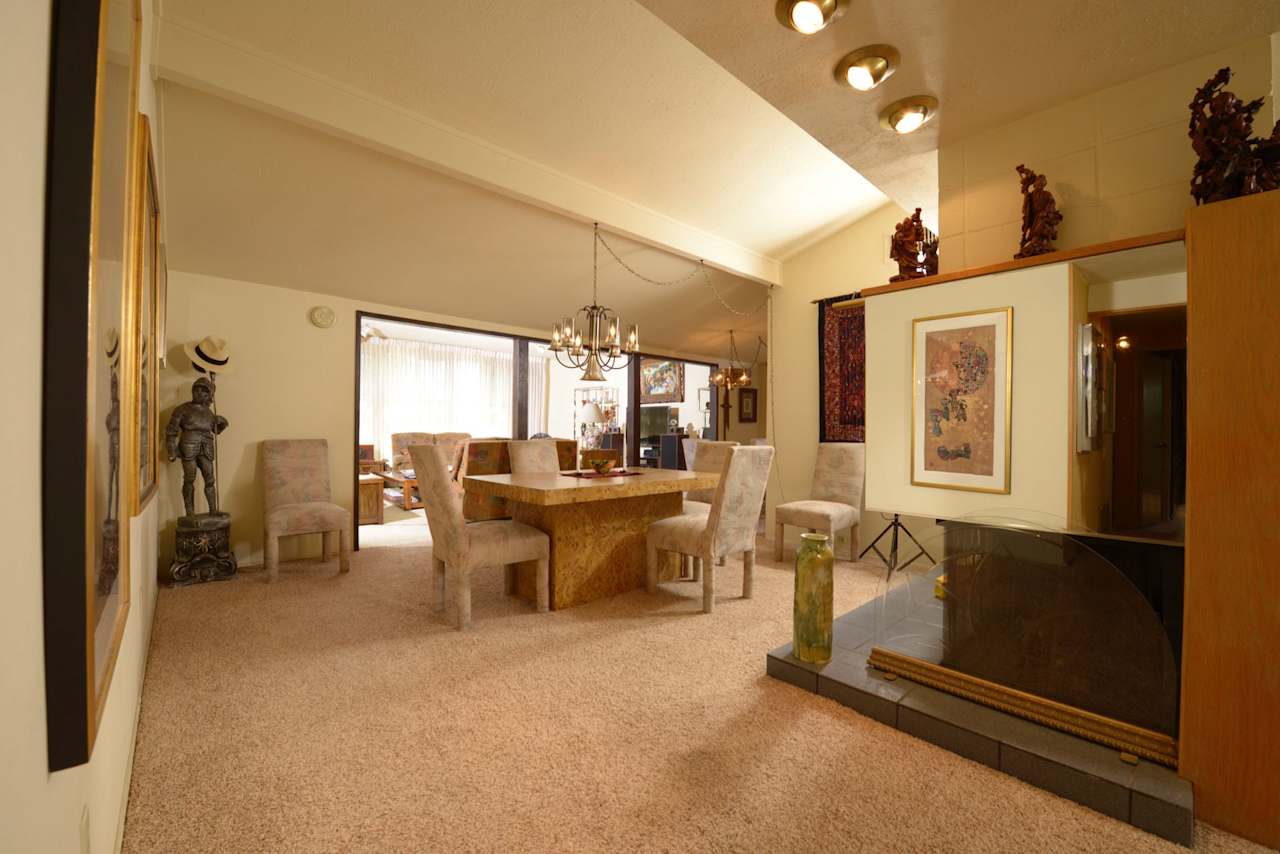 8768 QUAKERTOWN Avenue