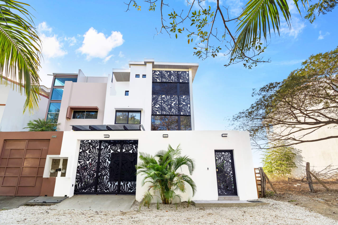 Villa Ballena | Sleek Beachfront Masterpiece in Costa Rica