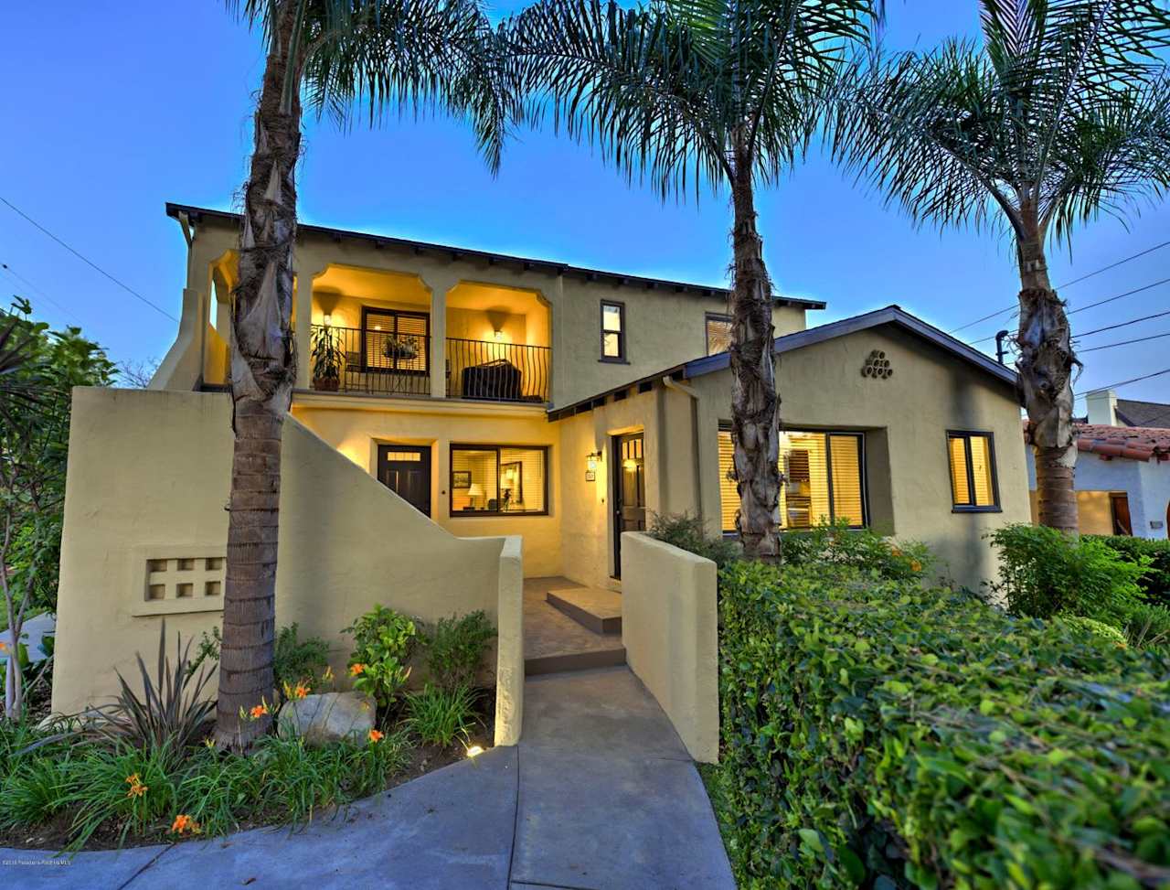 2040 El Molino Avenue