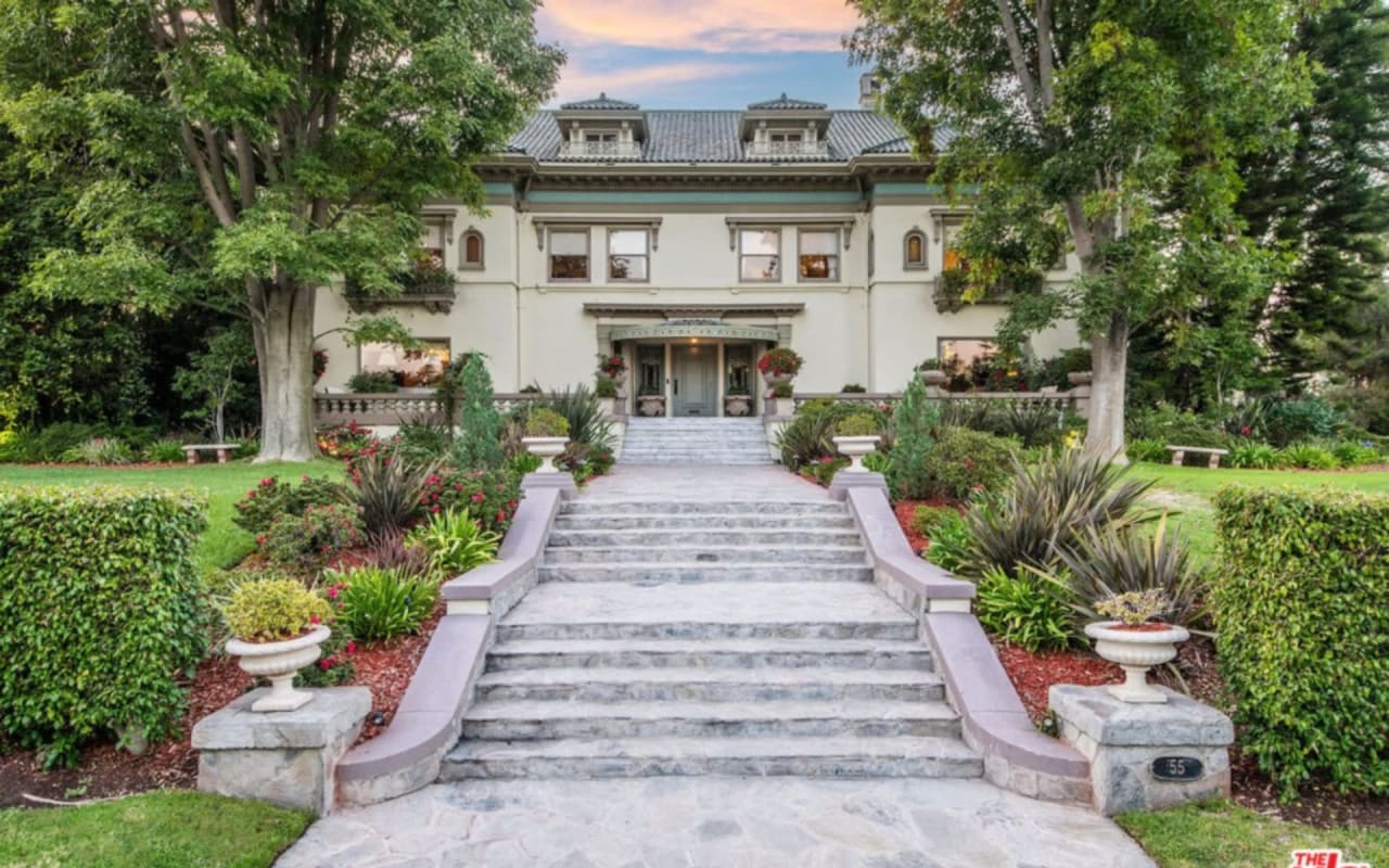 Your Guide to Moving and  Living in Altadena, California