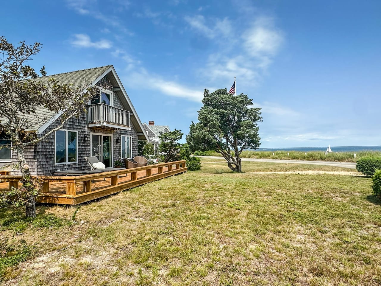 Luxurious East Chop Cottage