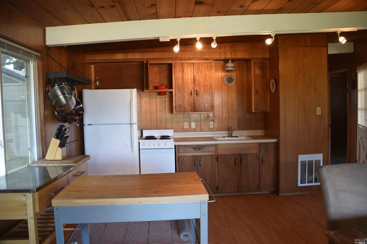 255 Driftwood Avenue