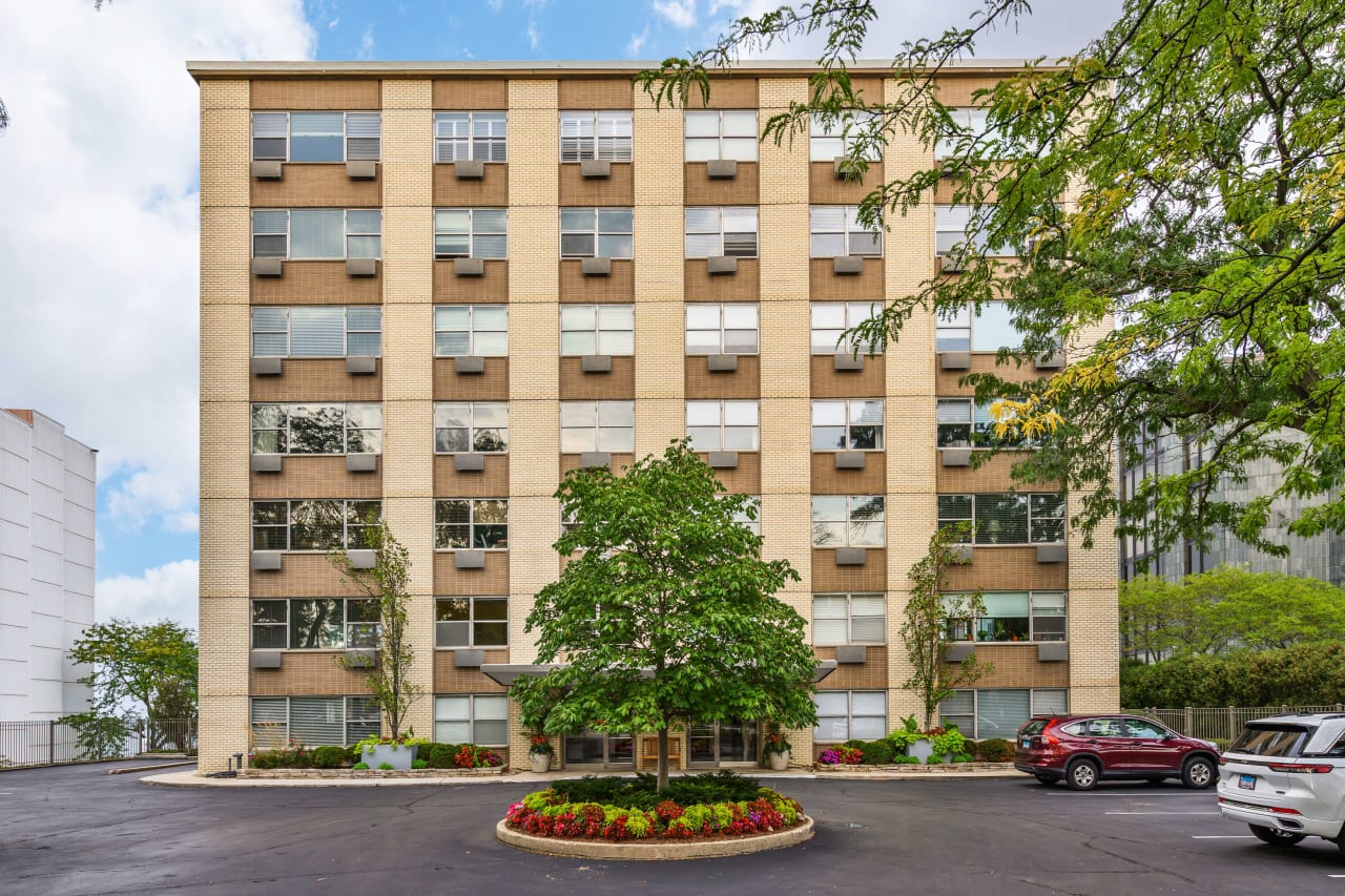 1440 Sheridan Rd Unit 202