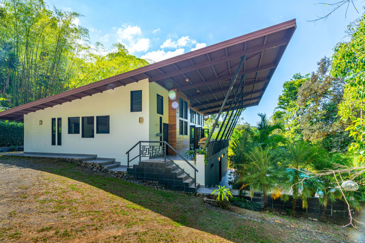 Casa Vida Tranquila, 3 Bedroom Jungle Home in Uvita