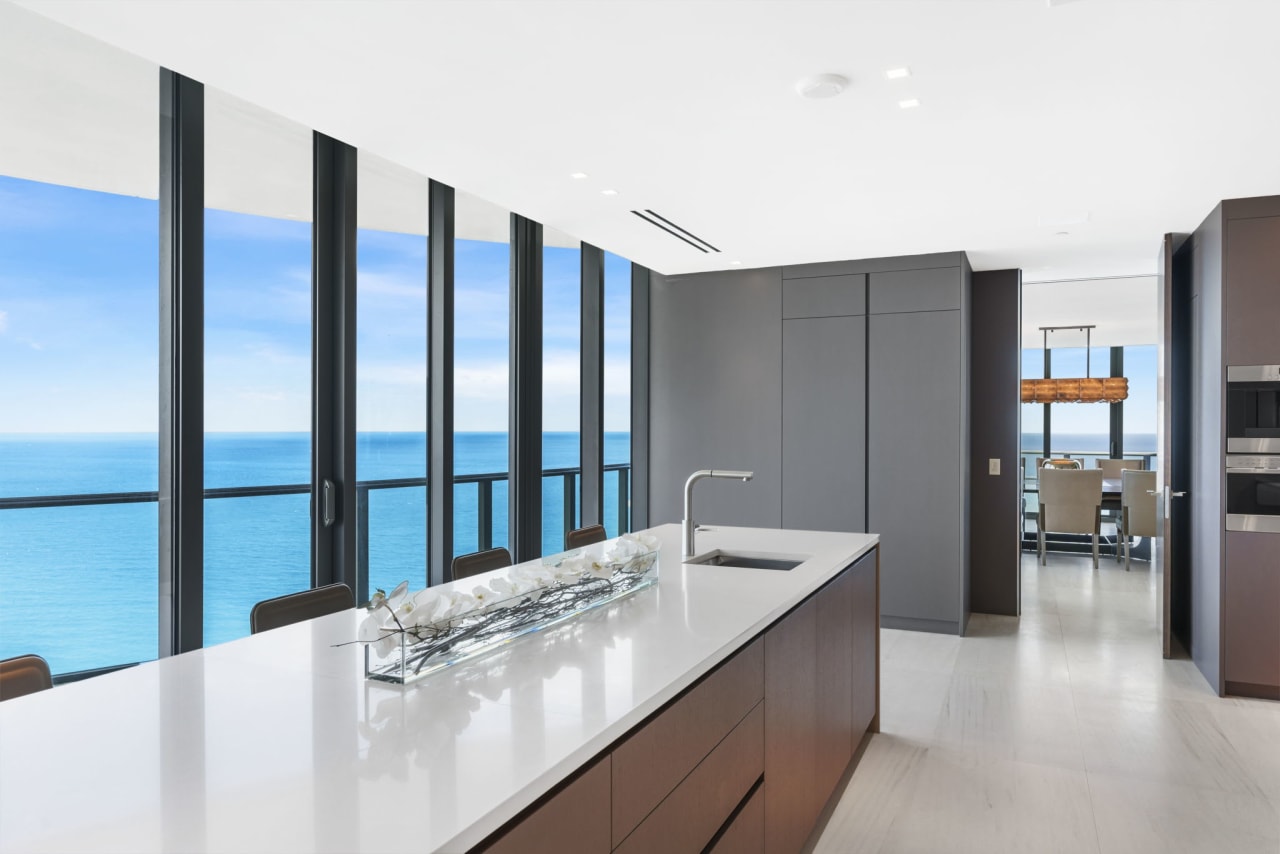 Regalia Sunny Isles PH 43