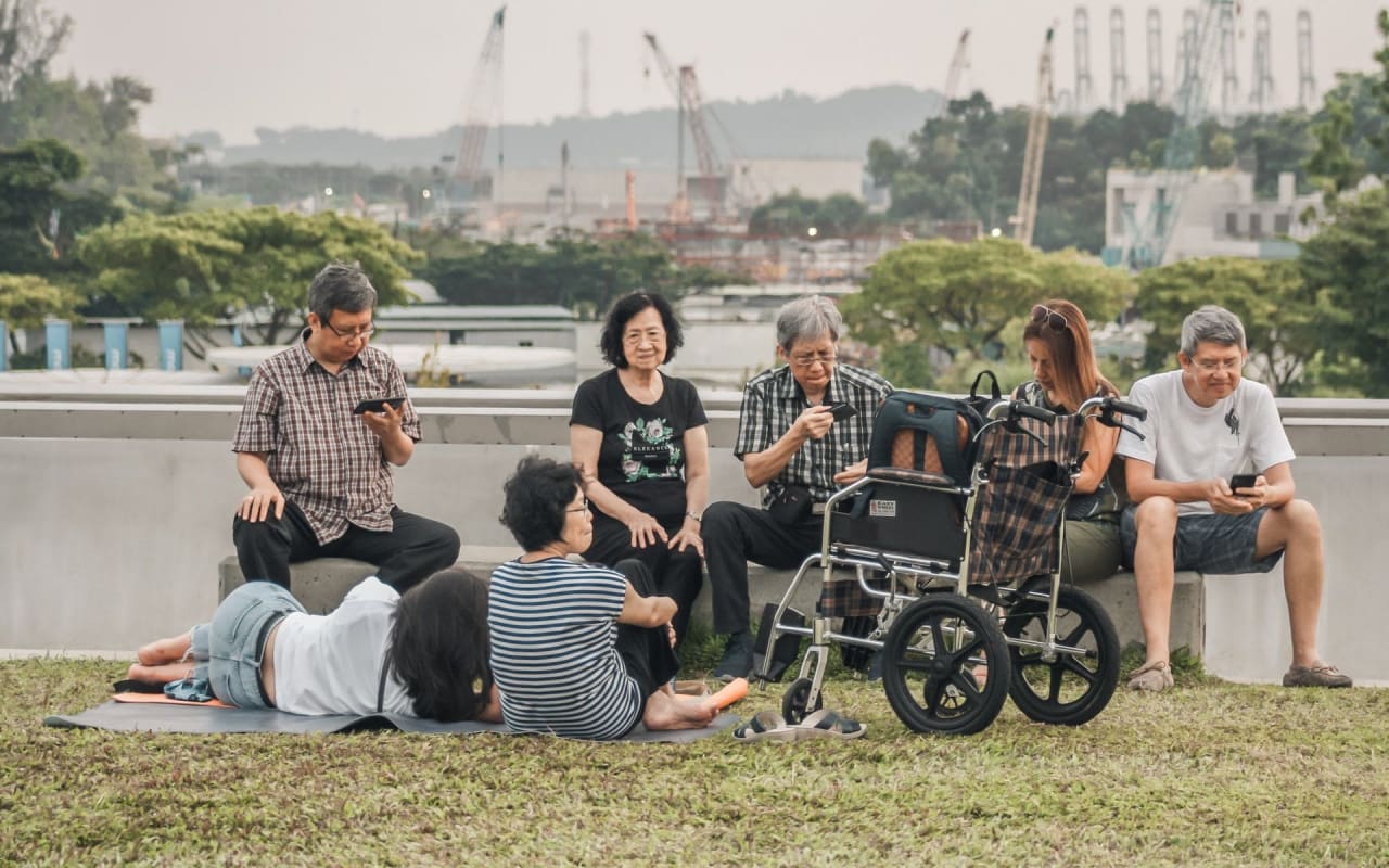 Goodbye Nursing Homes! The New Trend Is CoHousing With Friends