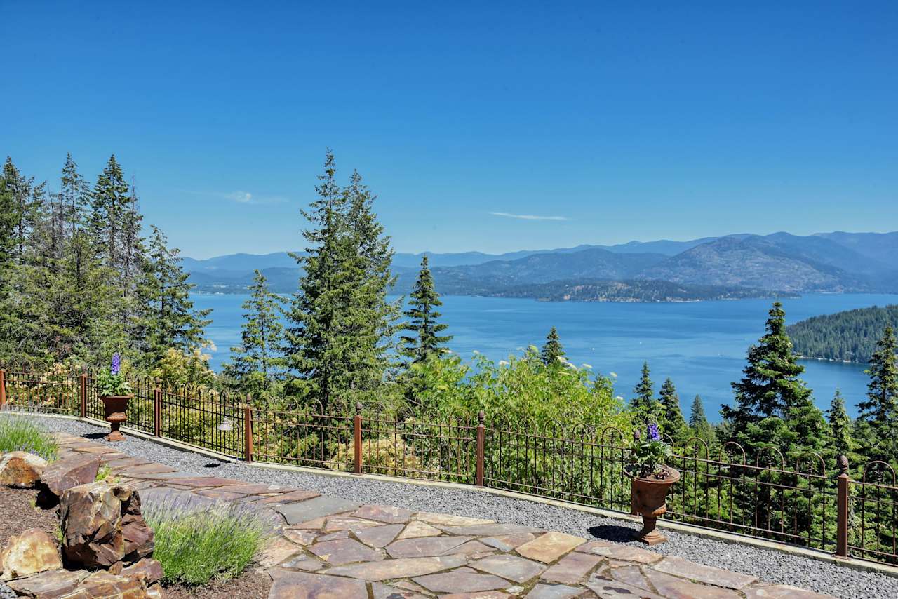 Cindy Bond Sandpoint Real Estate Agent