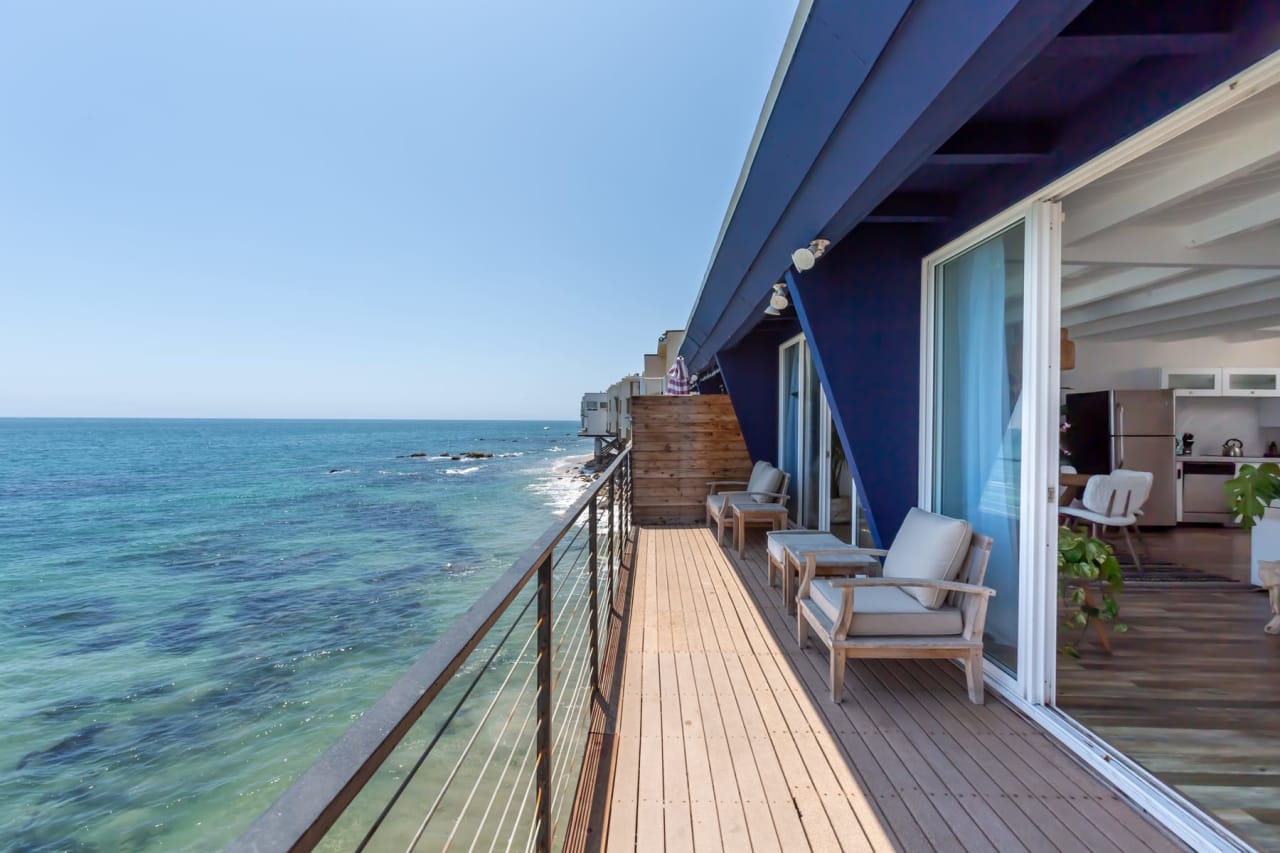 MALIBU BEACH HOUSE 48