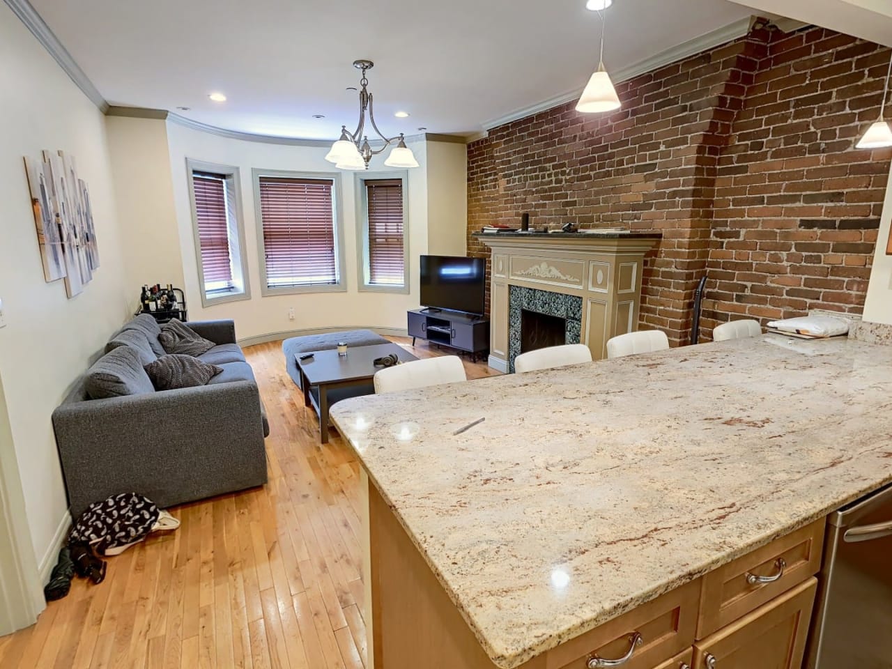 531 Newbury St. #2 (Back Bay) 3 Bed / 1 Bath