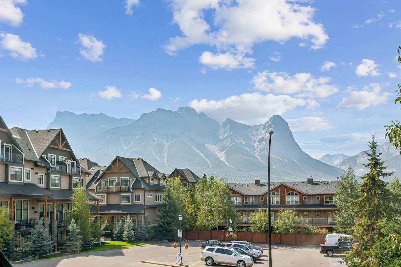 140 Kananaskis Way Unit: 105