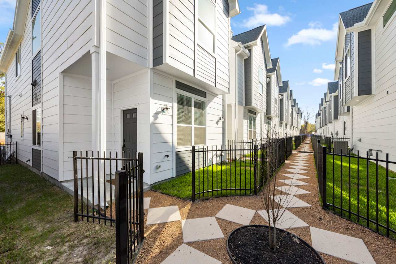 Commons at West Tidwell North Houston Townhomes Oracle City Homes