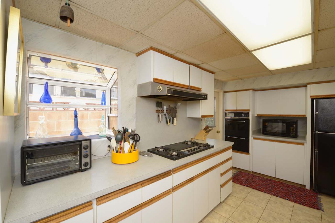 8768 QUAKERTOWN Avenue