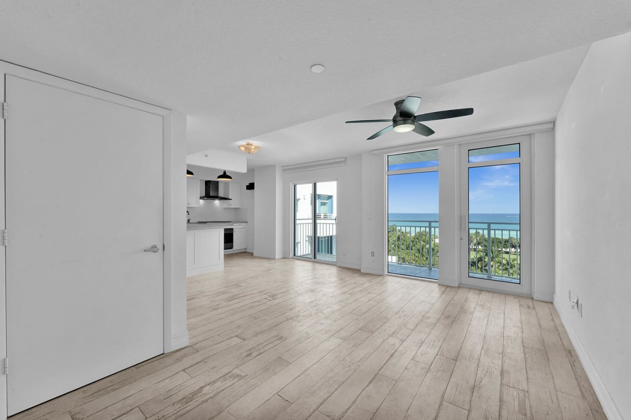 7600 Collins Ave Unit: 910