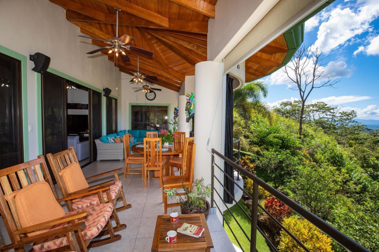 Elegant & Relaxing Beautiful 3 Bedroom Home With Mountain and Ocean Views 3