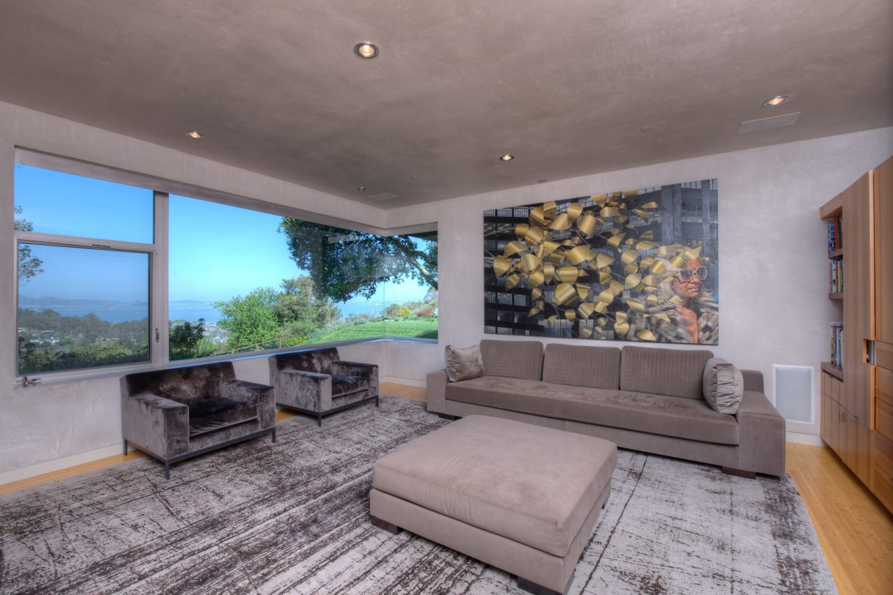 Tiburon's Award-Winning Modern Masterpiece-       Represented Seller