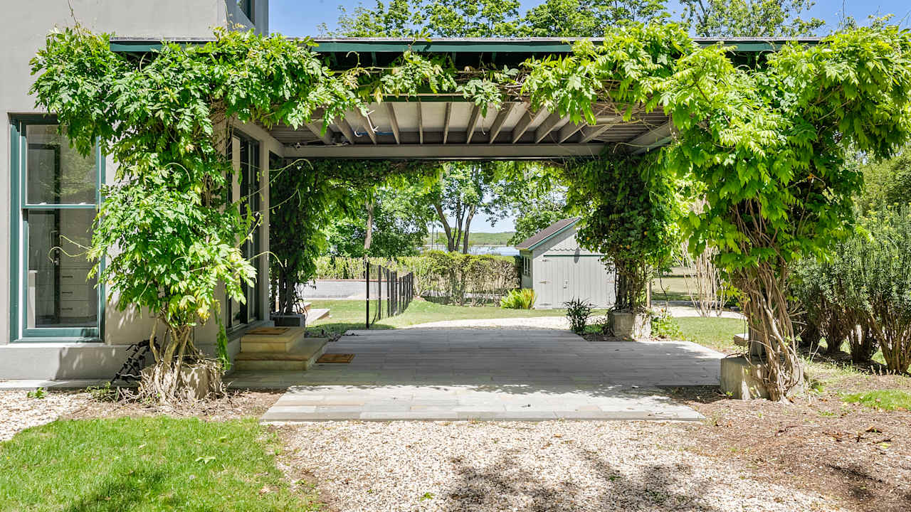 Beach House Overlooking Havens Beach Dana Trotter Bridgehampton