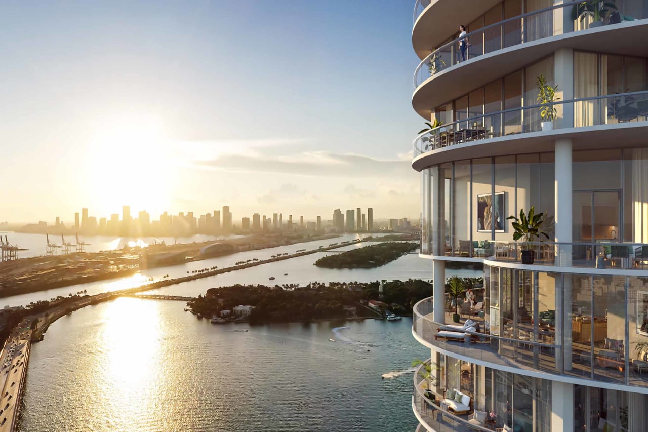 Five Park - ONLY LUXURY CONDOMINIUM TO BE DELIVERED IN SOUTH BEACH THIS YEAR TOPS OFF