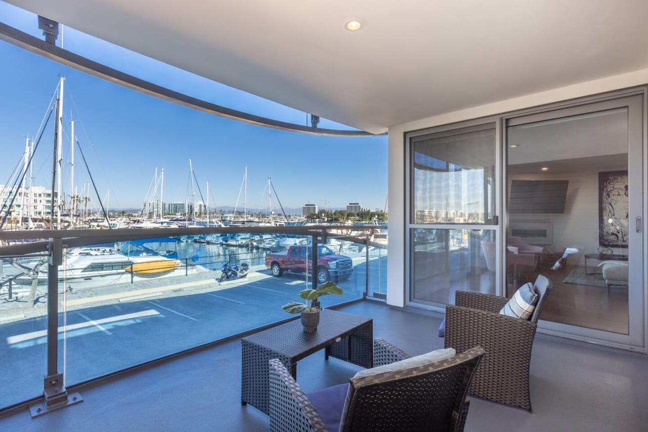 Two Bedroom Apartment with Marina Views