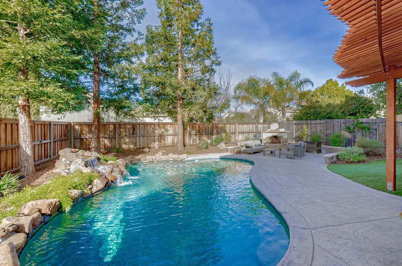 2605 Sloan Street David & Brenda Fletcher