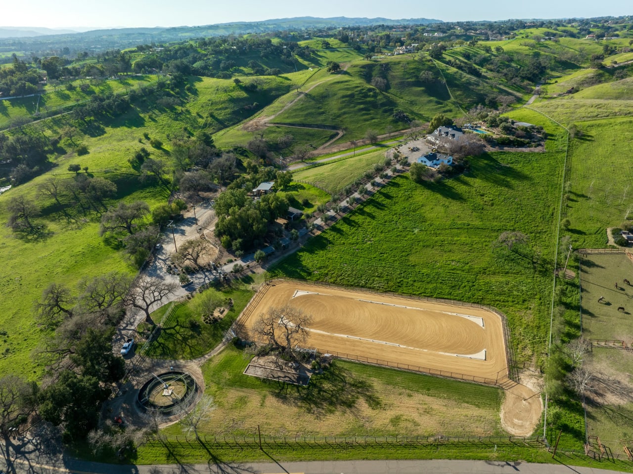 EQUESTRIAN COMPOUND IN WOODSTOCK RANCH