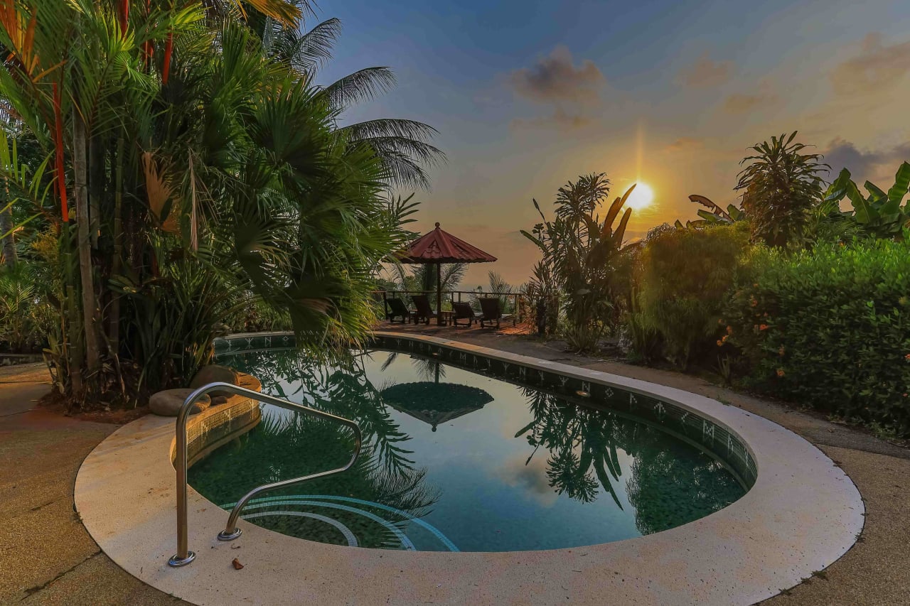 Ocean and Sunset View Home and Guest House near Dominical – 6.3 Acres