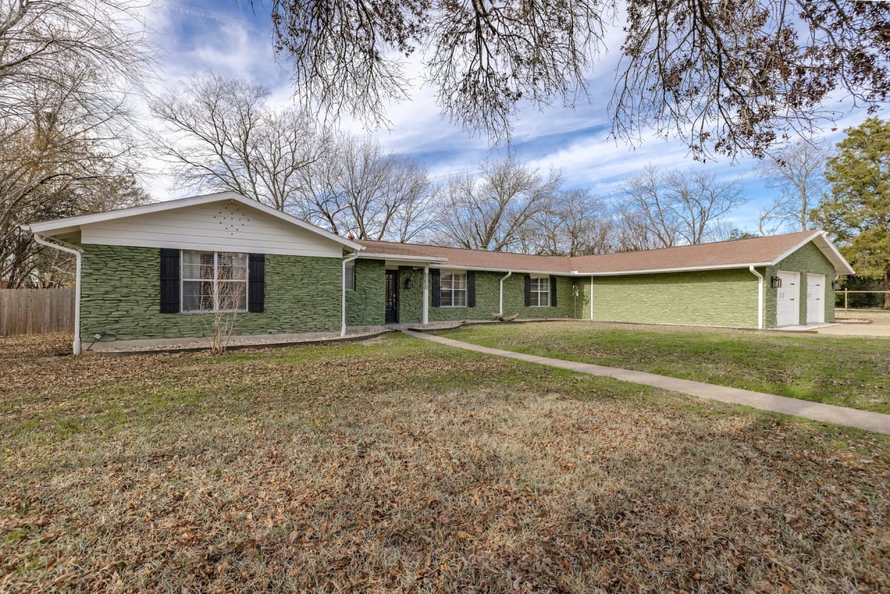 Dog friendly mid-century 1-story home near Domain