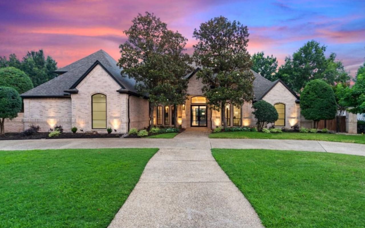 Available Trophy Club Homes in DFW