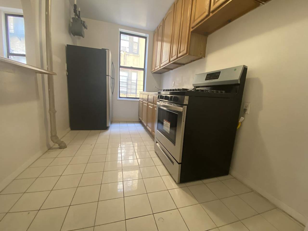 STREET Nicholas AVENUE