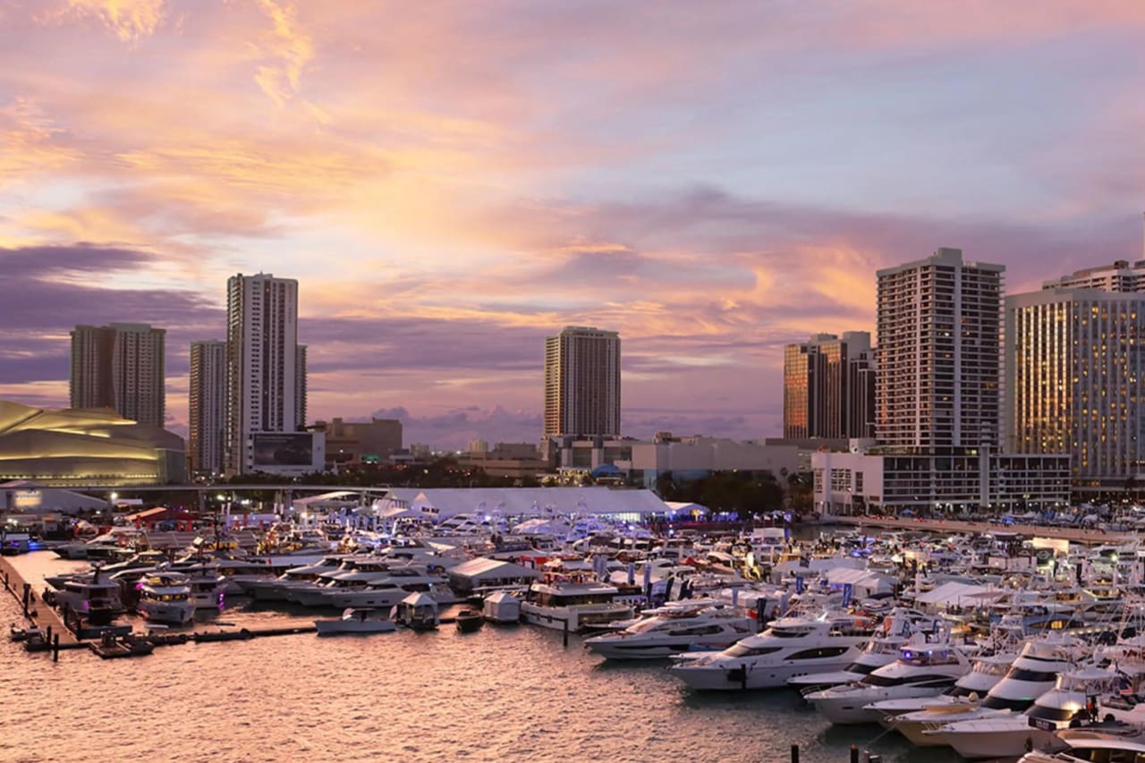 Waterfront Living: Miami’s Real Estate Gems at the International Boat Show’s Host City