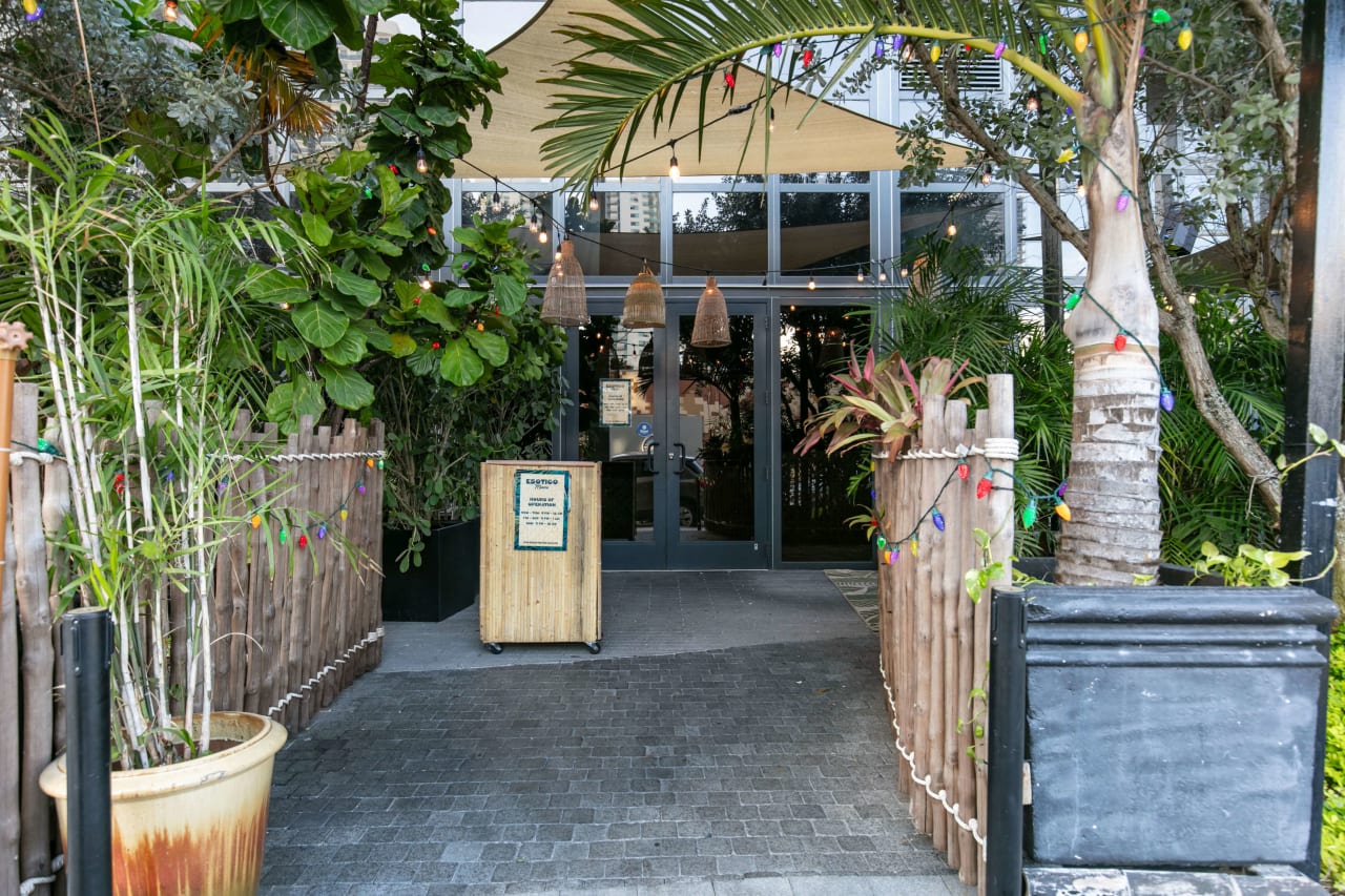 Luxury Reastaurant in Miami