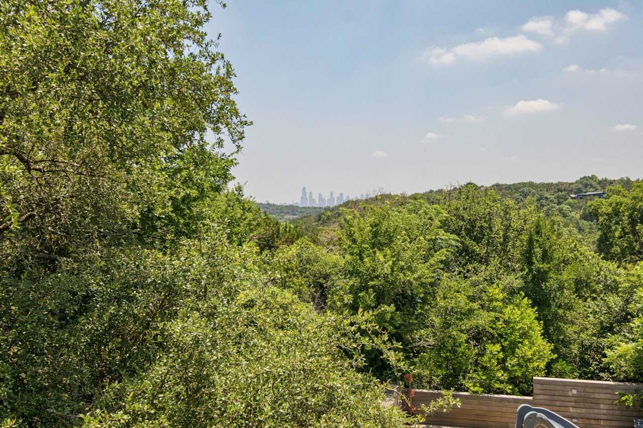 16 Sundown Parkway Modern Masterpiece in Central Westlake