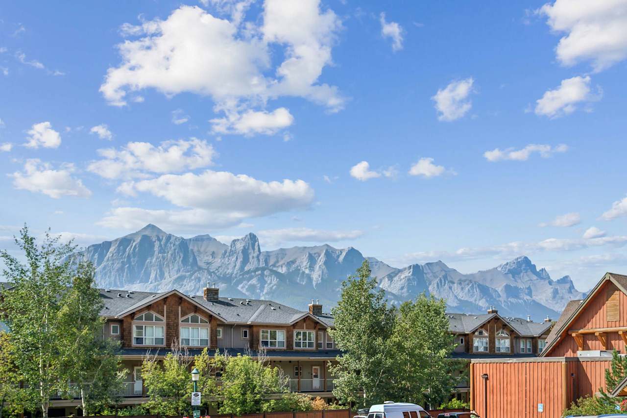 140 Kananaskis Way Unit: 105