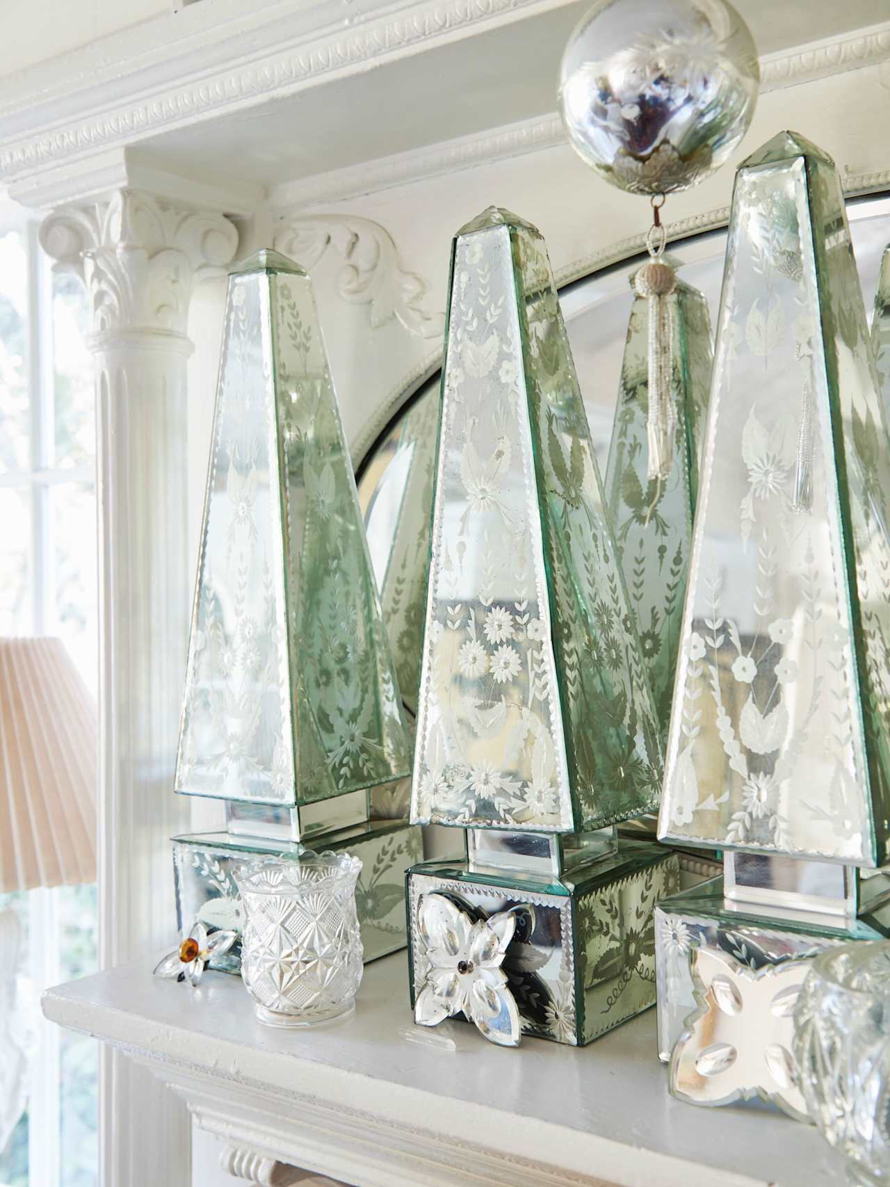 8805 LOOKOUT MOUNTAIN Avenue