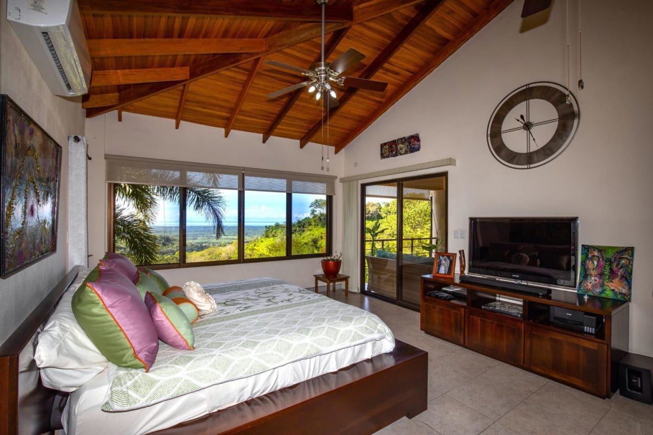 Elegant & Relaxing Beautiful 3 Bedroom Home With Mountain and Ocean Views 3