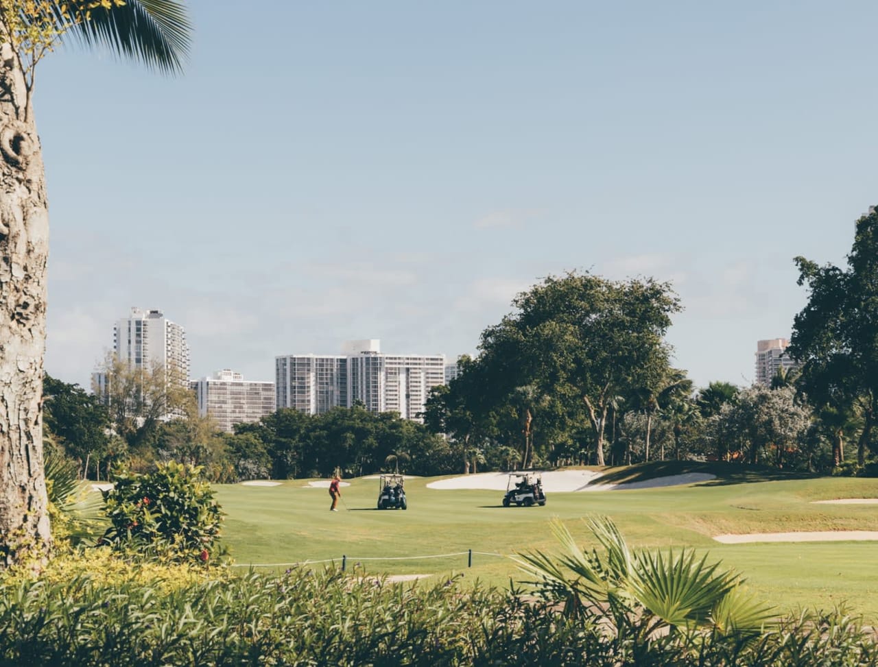 Forum Park Aventura - What's wrong about some retail therapy after work?  Check out the amazing stores at the Aventura Mall, just minutes away from  your future office at Forum Park! . . . #