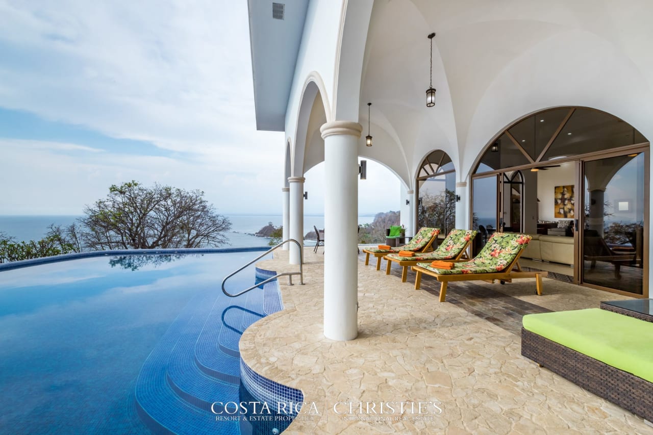 Casa Blanca Exquisite Ocean View Villa