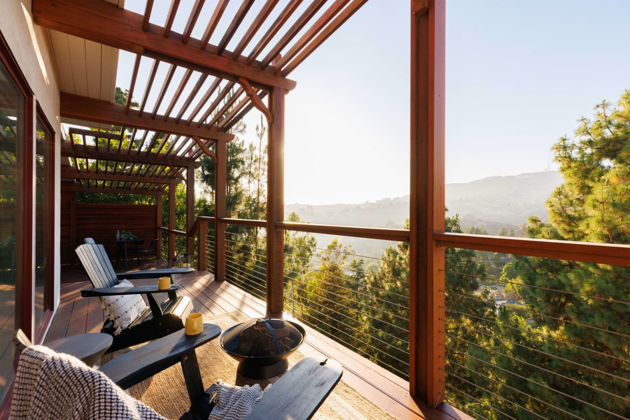 Peaceful Post and Beam in the Los Feliz Oaks