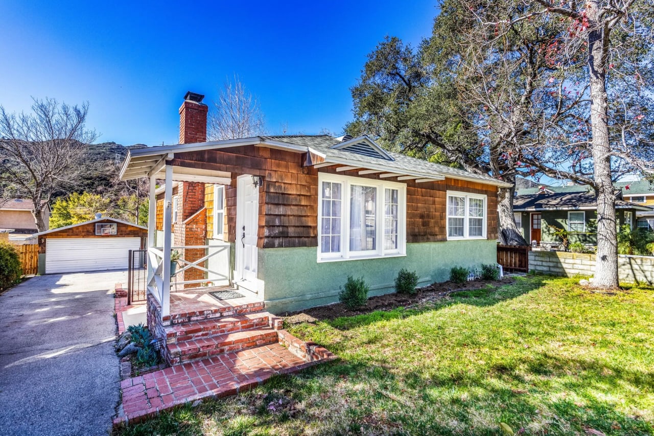 3430 MONTROSE Avenue