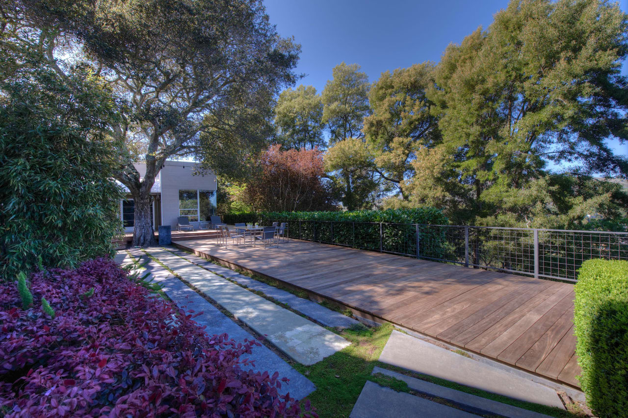 Tiburon's Award-Winning Modern Masterpiece-       Represented Seller