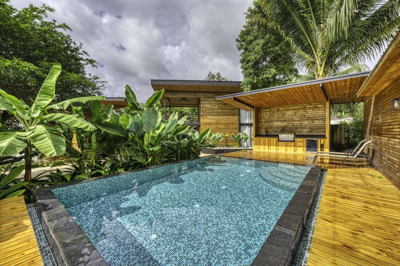 Modern Tropical Villas walking distance to Uvita Town