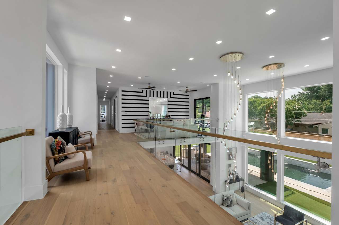 6048 WALNUT HILL